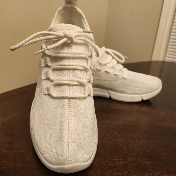 Amazon lighted shoes - Picture 3 of 4